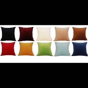 8 Beautiful shams (square velvet pillow cases). Multicolor. Size 16*16